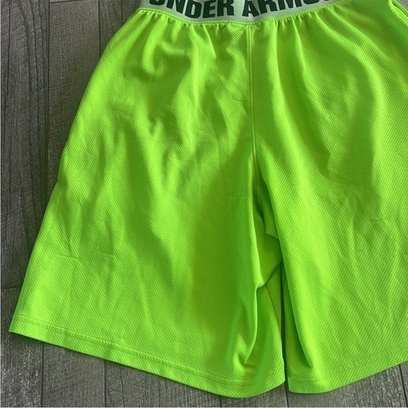 Under Armour Size Small Bright Yellow Athletic Shorts - Picture 6 of 9
